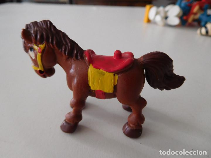 Figuras de goma y PVC: Caballo W.Germany a&ntilde;o 1981 los pitufos - Foto 1