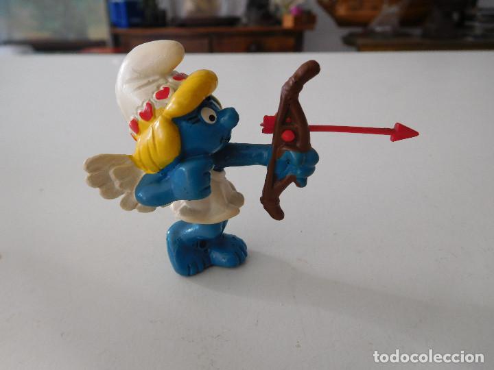 Figuras de goma y PVC: Pitufa con arco W.Germany a&ntilde;o 1982 - Foto 1