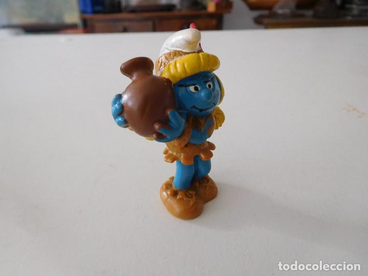 Figuras de goma y PVC: Pitufa con jarron W.Germany a&ntilde;o 1982 - Foto 1