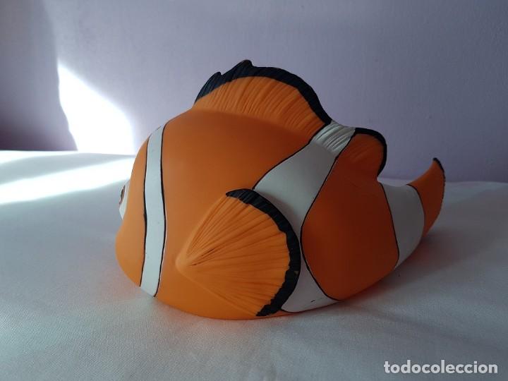 Figuras de goma y PVC: HUCHA BUSCANDO A NEMO BULLY PLASTICO DURO - Foto 2