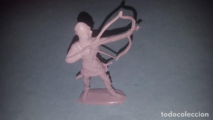 Figuras de goma y PVC: FIGURA MEDIEVAL DE COMANSI - Foto 1