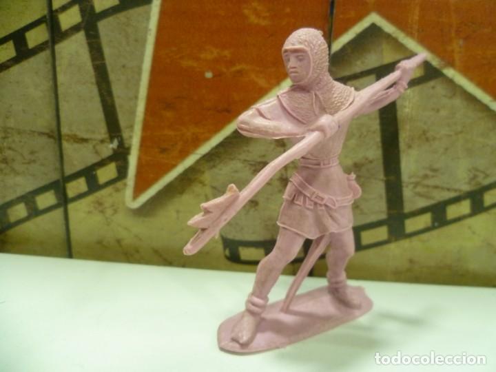 Figuras de goma y PVC: Soldado medieval con lanza - Foto 1