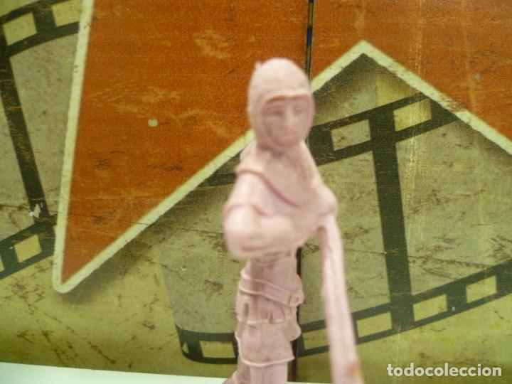 Figuras de goma y PVC: Soldado medieval con lanza - Foto 2