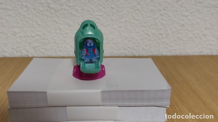 Kinder &Uuml;berraschung: Nave espacial K04 N&ordm; 85 falta adhesivos