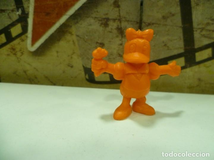 Figuras de goma y PVC: Figura de Daisy-COMO NUEVA - Foto 1