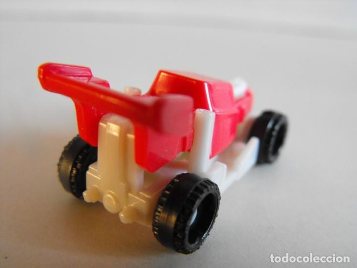 Figuras de goma Kinder: Coche KINDER - MATTEL EN 392 - Foto 2