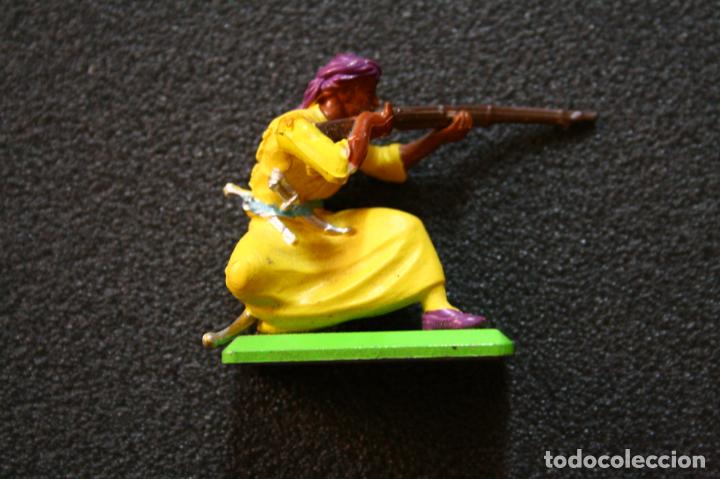 Figuras de goma y PVC: britains deetail 001 &aacute;rabe &aacute;rabes y legi&oacute;n francesa extranjera 1975-1978