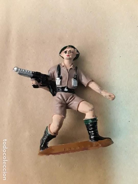 Figuras de goma y PVC: Soldado ingl&eacute;s plastico comansi - Foto 1