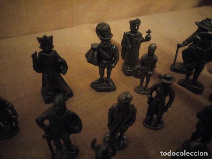 Figuras de Goma y PVC: lote de 32 dunkin kinder metal soldados,6 de ediciones atlas y 2 de westair,total 40 piezas - Foto 8 - 193044648