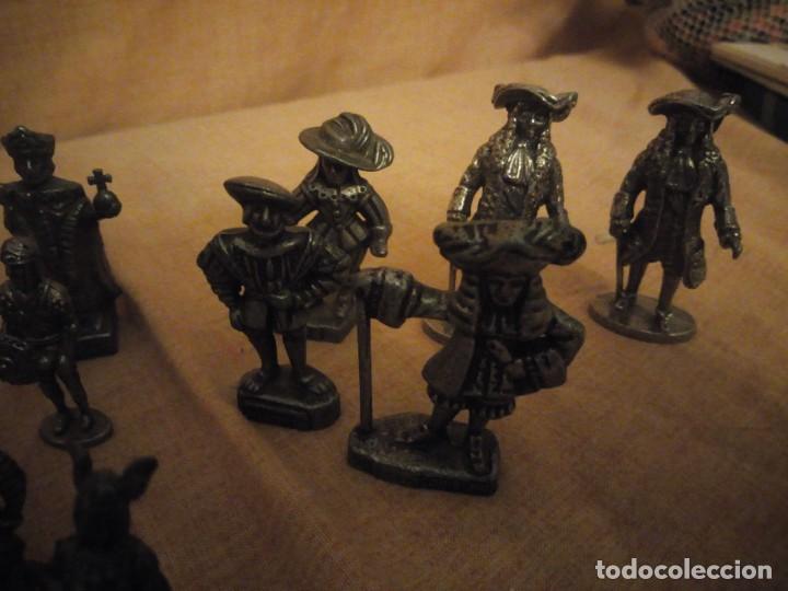 Figuras de Goma y PVC: lote de 32 dunkin kinder metal soldados,6 de ediciones atlas y 2 de westair,total 40 piezas - Foto 9 - 193044648