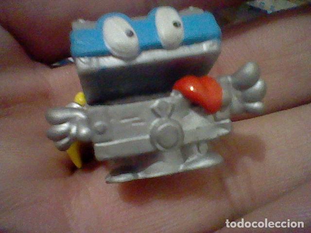 Rubber and PVC Figures: FIGURA GOMA COFRE TESORO PLATEADO TIPO ZOMLINGS O SIMILAR 3 CMS ALTO