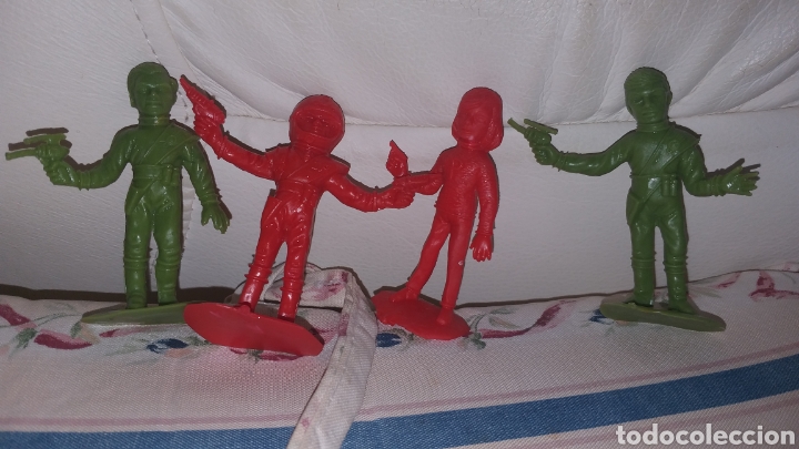 Figuras de goma y PVC: Figuras thunderbirds - Foto 1
