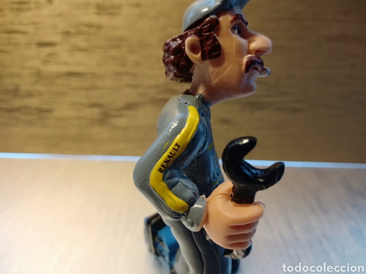 Figuras de goma y PVC: Mec&aacute;nico Renault comics spain comics spain - Foto 3