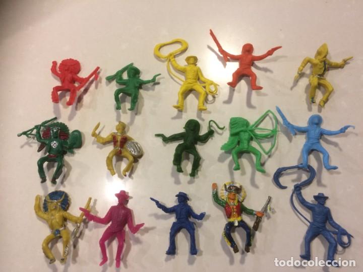 Figuras de goma y PVC: Indios y vaqueos Reigon y Falomir - Foto 1