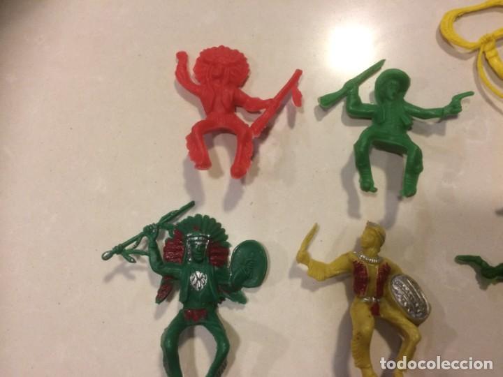 Figuras de goma y PVC: Indios y vaqueos Reigon y Falomir - Foto 2