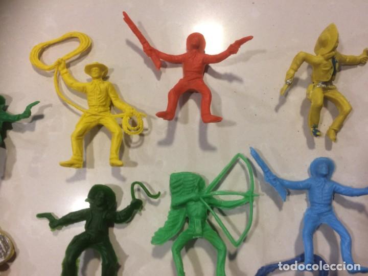 Figuras de goma y PVC: Indios y vaqueos Reigon y Falomir - Foto 3