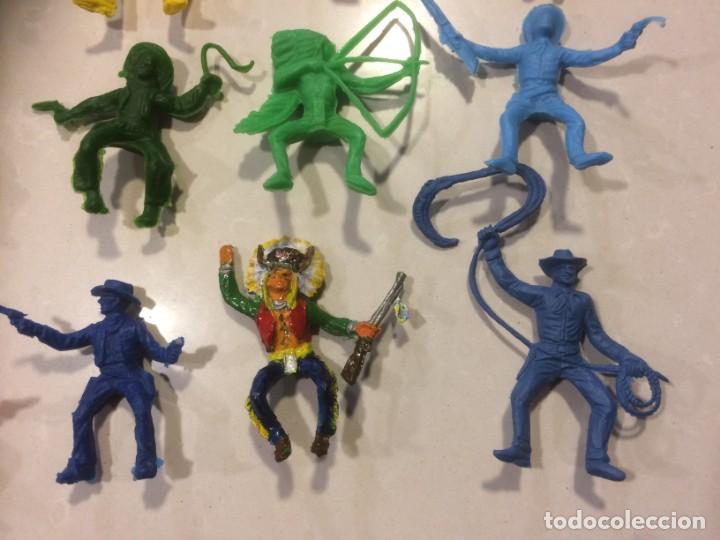 Figuras de goma y PVC: Indios y vaqueos Reigon y Falomir - Foto 4