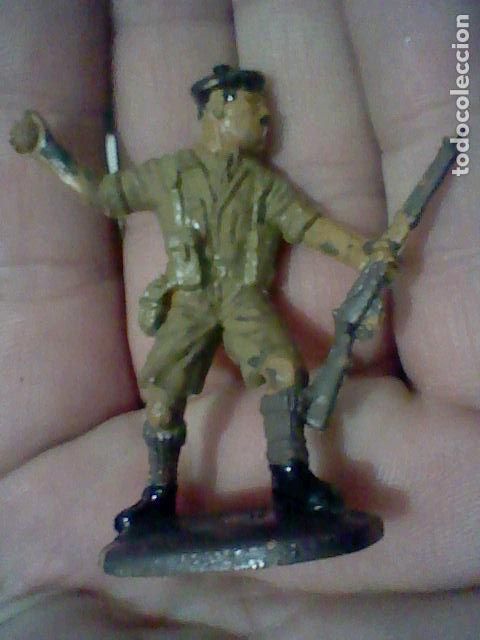Figuras de Borracha e PVC: SOLDADO PL&Aacute;STICO BRIT&Aacute;NICO BOINA  GUERRA MUNDIAL PINTADO FUSIL 6 CMS ALTO