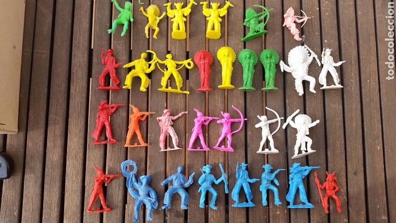Figuras de goma y PVC: LOTE FIGURAS OESTE PL&Aacute;STICO pvc COMANSI - Foto 2
