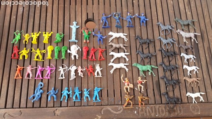 Figuras de goma y PVC: LOTE FIGURAS OESTE PL&Aacute;STICO pvc COMANSI - Foto 1