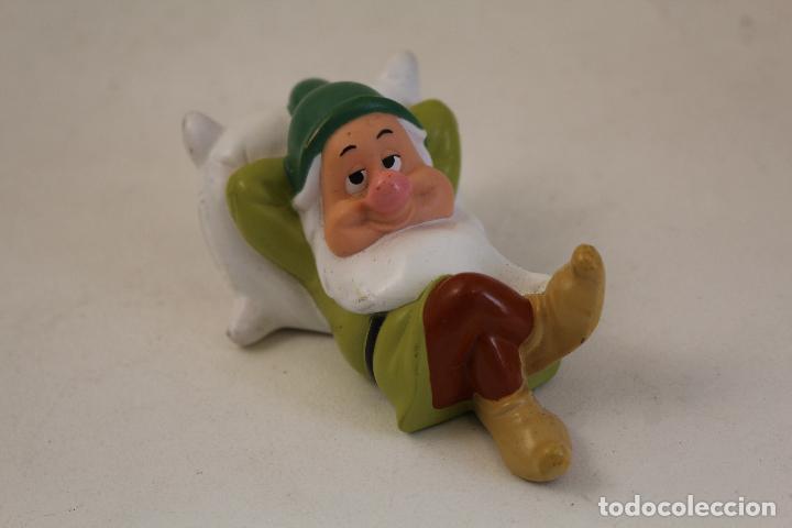 Figuras de goma y PVC: ENANITO dormilon DISNEY - Foto 1