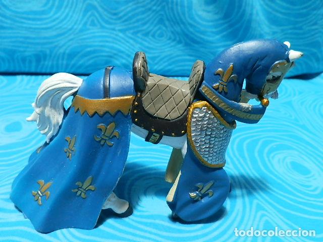 Figuras de goma y PVC: CABALLO MEDIEVAL DE PAPO, 2004 - Foto 2