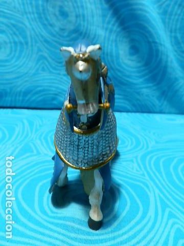 Figuras de goma y PVC: CABALLO MEDIEVAL DE PAPO, 2004 - Foto 5