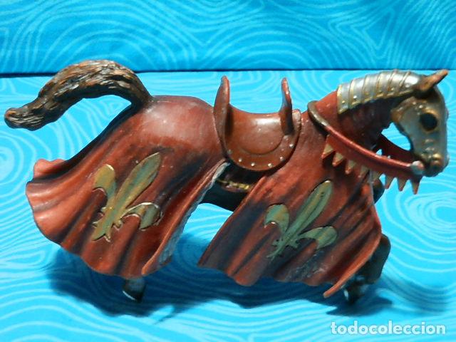 Figuras de goma y PVC: CABALLO MEDIEVAL DE SCHLEICH, FLOR DE LIS, 2003 - Foto 3