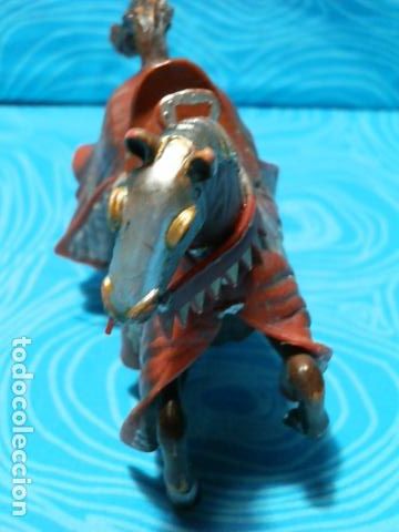 Figuras de goma y PVC: CABALLO MEDIEVAL DE SCHLEICH, FLOR DE LIS, 2003 - Foto 5