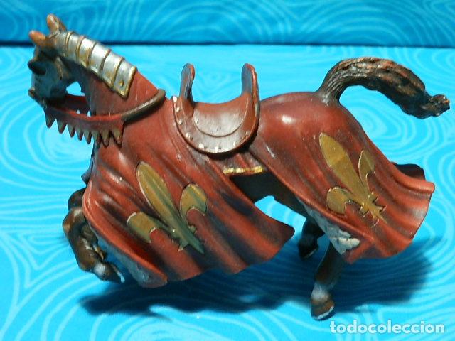 Figuras de goma y PVC: CABALLO MEDIEVAL DE SCHLEICH, FLOR DE LIS, 2003 - Foto 1