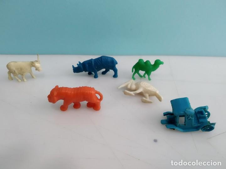 Figuras de goma y PVC: DUNKIN LOTE - Foto 1