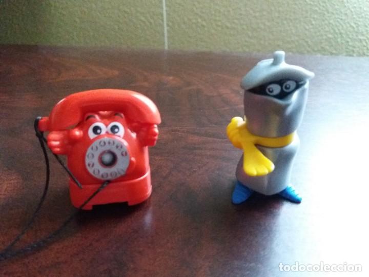 Figuras de goma Kinder: DOS FIGURAS KINDER TEL&Eacute;FONO Y CAFETERA. - Foto 1