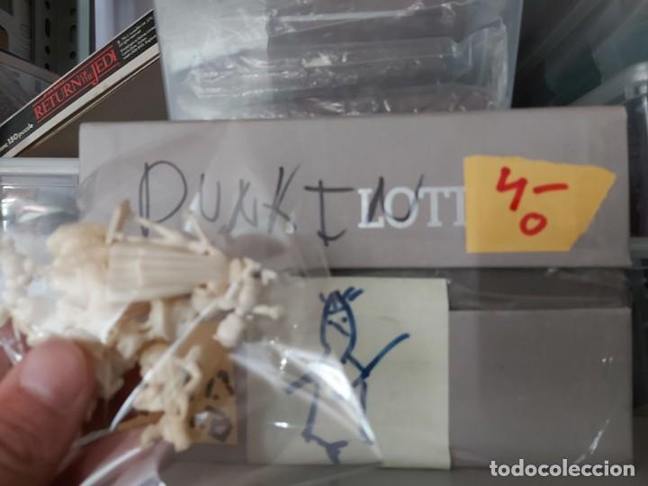 Figuras de goma y PVC: LOTE DE FIGURITAS DUNKIN - Foto 5