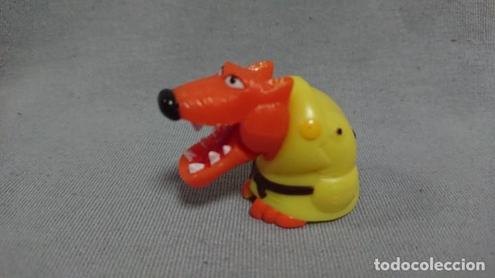 Kinder Figures: FIGURA MU&Ntilde;ECO CON RUEDAS  PROMOCIONAL KINDER FERRERO