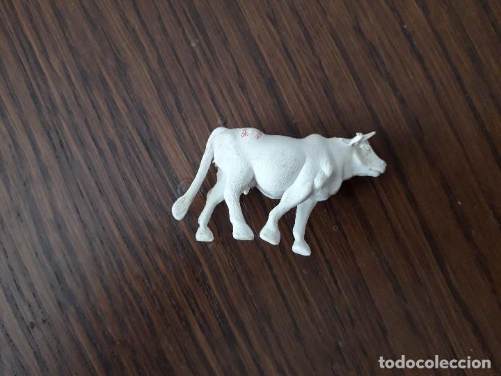 Figuras de goma y PVC: figura de pl&aacute;stico de Vaca - Foto 2