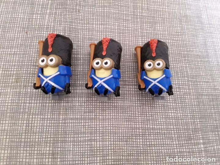 Kinder Figures: Figura kinder minions guardia inglesa 3unidades
