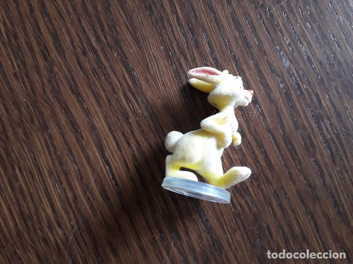 Figuras de goma y PVC: figura de pl&aacute;stico de conejo de disney - Foto 1