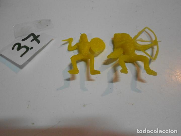 Figuras de goma y PVC: LOTE INDIOS - Foto 1