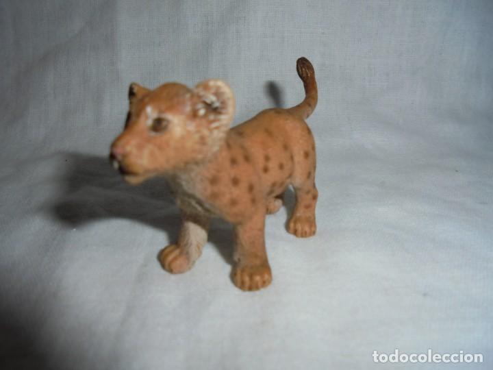 Figuras de goma y PVC: LEON CACHORRO  SCHLEICH - Foto 2