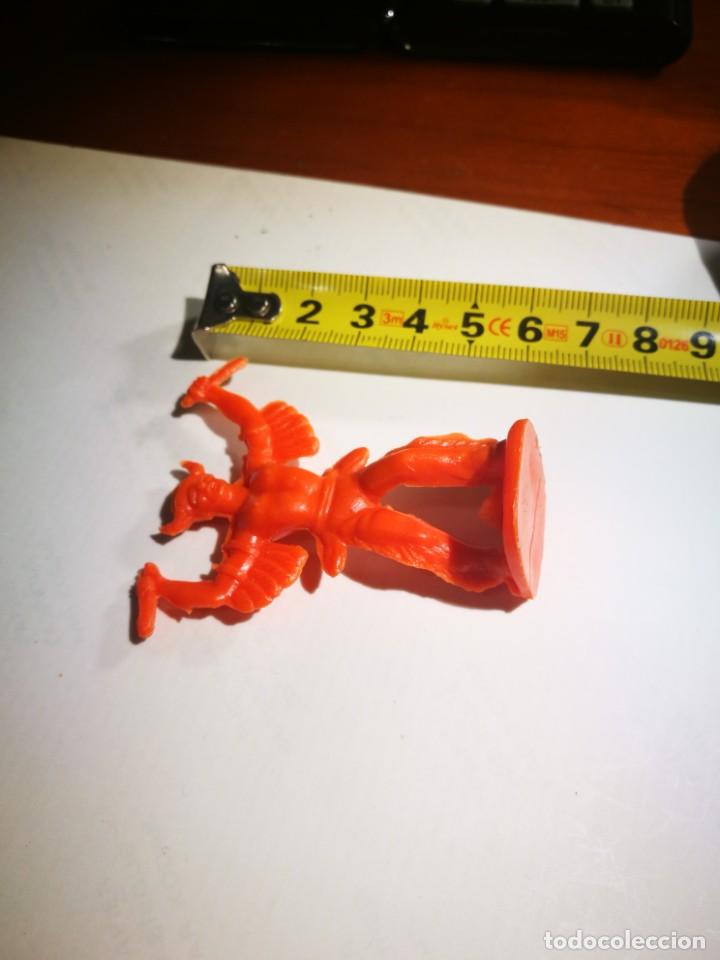 Figuras de goma y PVC: Indio Pl&aacute;stico Naranja - Foto 4
