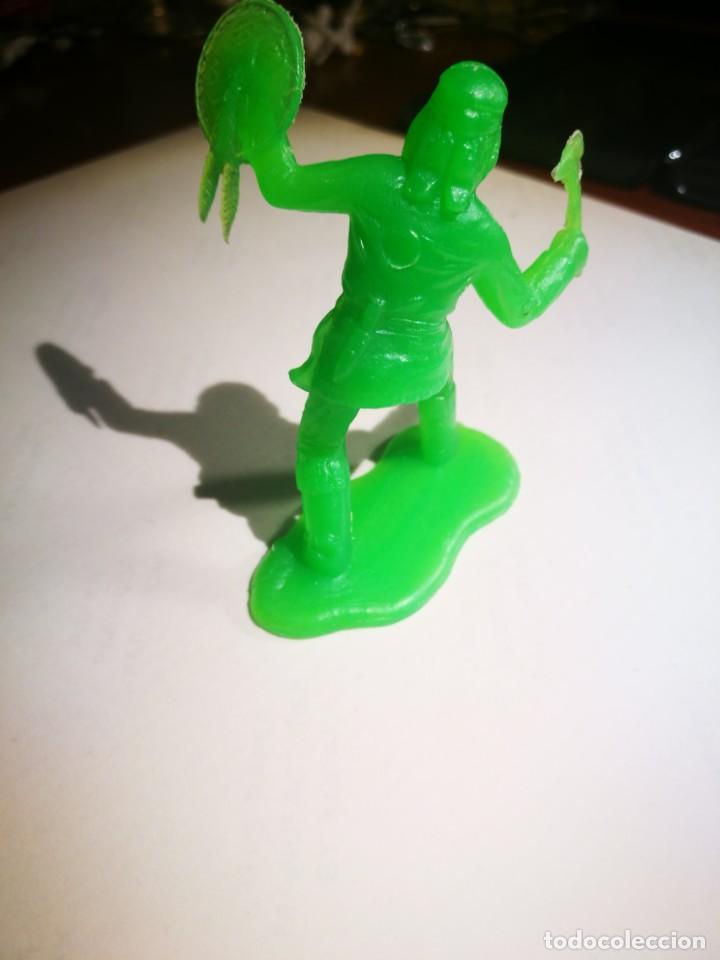 Figuras de goma y PVC: Indio Pl&aacute;stico Verde - Foto 2