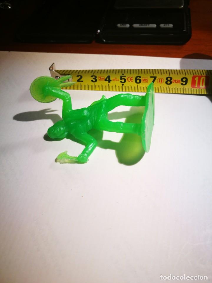 Figuras de goma y PVC: Indio Pl&aacute;stico Verde - Foto 4