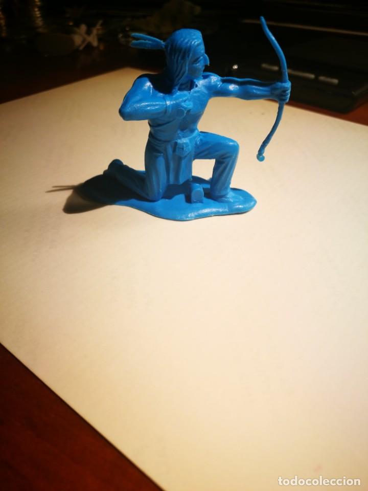 Figuras de goma y PVC: Indio Pl&aacute;stico Azul - Foto 1