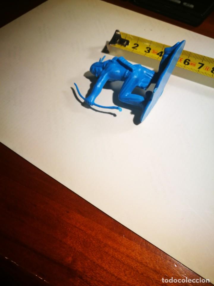 Figuras de goma y PVC: Indio Pl&aacute;stico Azul - Foto 3