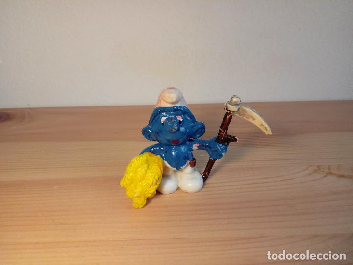 Figuras de Goma y PVC: Pitufo con trigo. PVC. A&ntilde;os 80