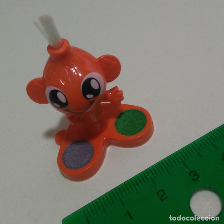 Figuras de Borracha e PVC: kinder mu&ntilde;eco secundario pincel acuarela bicho insecto mixart mix art