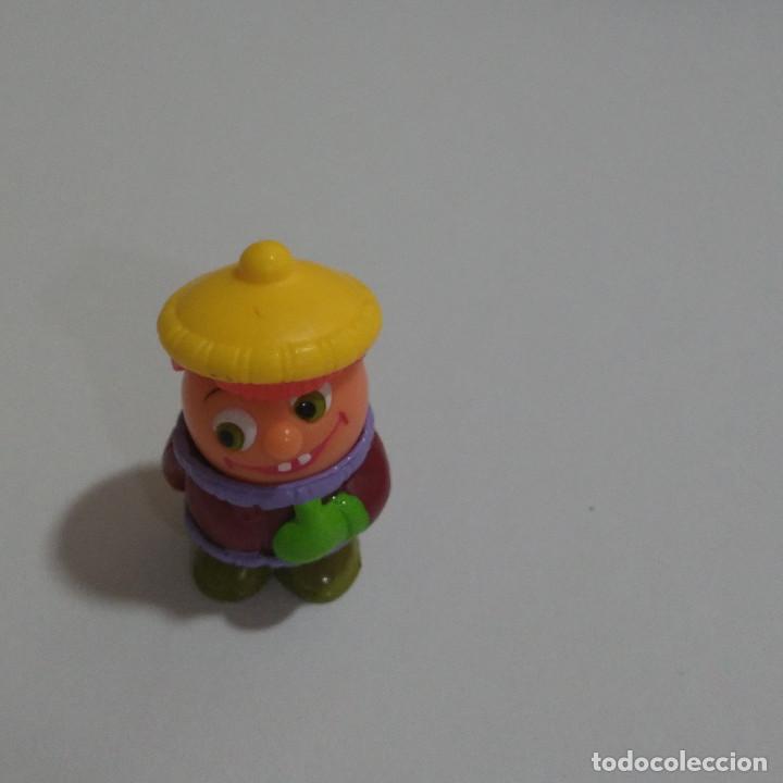 Figuras de Borracha e PVC: kinder cabezon gorrito mu&ntilde;equito figura bola nieve variante