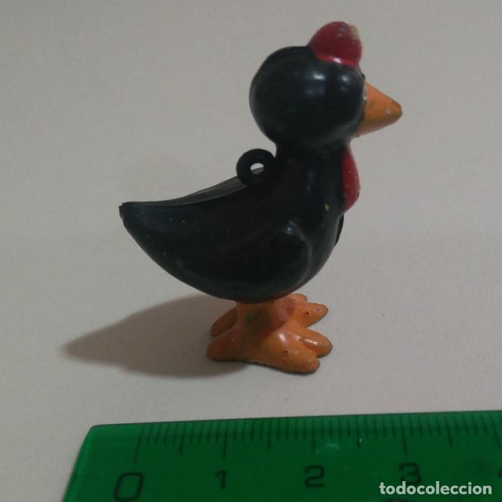 Gummi- und PVC-Figuren: gallo pvc mu&ntilde;eco pollo negro colgante goma antiguo