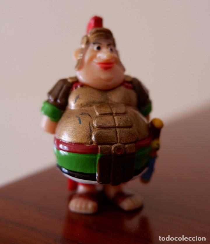 Figuras de Borracha e PVC: KINDER - GOSCINNY & UDENZO - Caius Faipalgugus - GENERAL ROMANO.