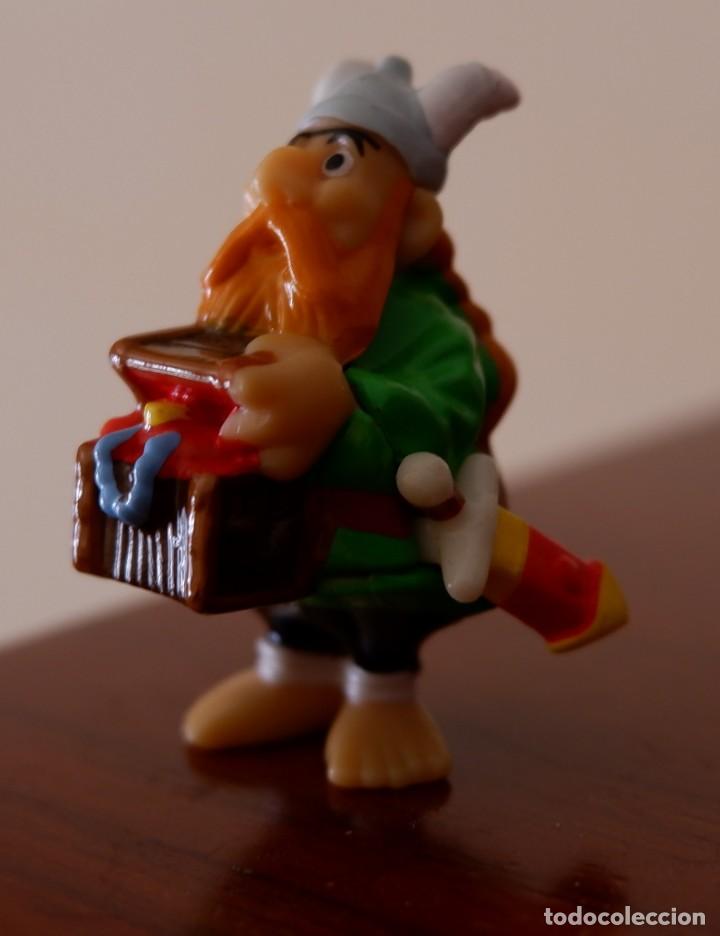 Figuras de Borracha e PVC: KINDER - GOSCINNY & UDENZO - Barbe Rouge - MPG DE-099